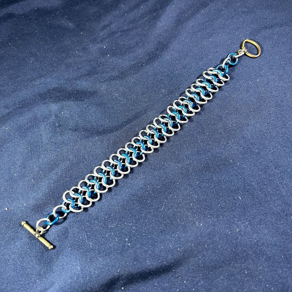 Blue & Silver 4N1 Chainmail Bracelet With Toggle Clasp
